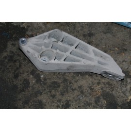 конзола (лапа) OPEL VECTRA B 1.6 16V (1996-2002 г.) седан