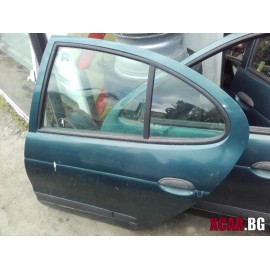 Врата задна дясна.Цената е за необорудвана.RENAULT MEGANE 1.9 DTI седан 1997г.климатик